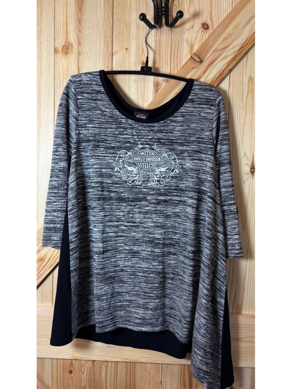 Harley-Davidson Women's Gray and Black 3/4 Sleeve Tunic Top with Logo